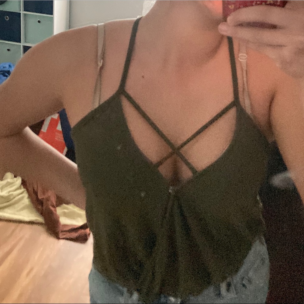Green criss cross